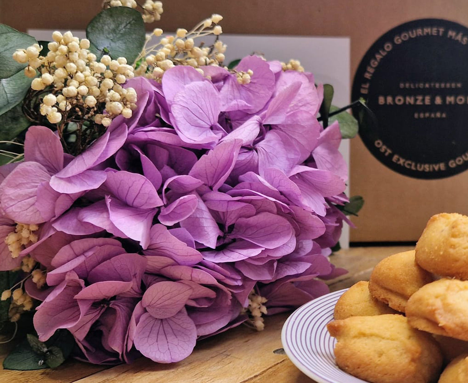 Ramo de hortensia de color preservada para sorprender - Imagen 2