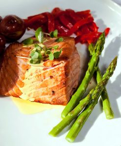 Filete de salmón en salsa de azafrán